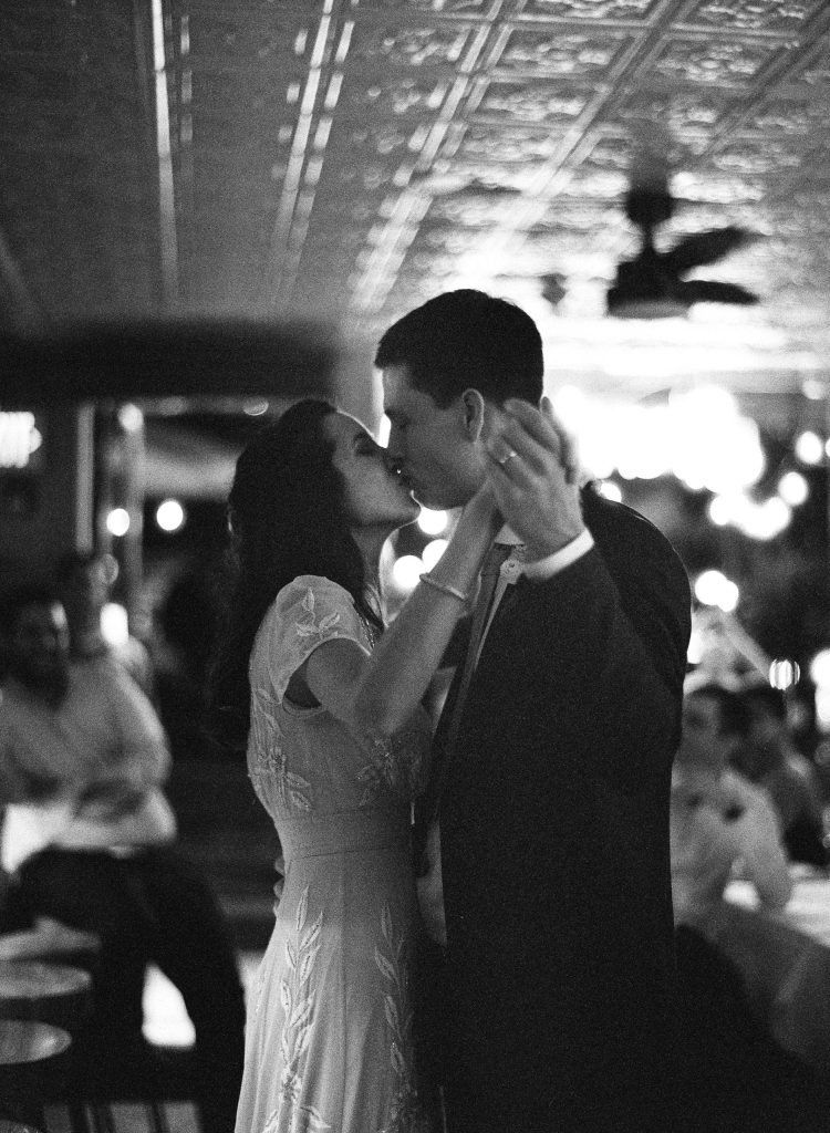 Fotógrafo de boda con FOTOGRAFÍA DE BODA EN ANALÓGICO